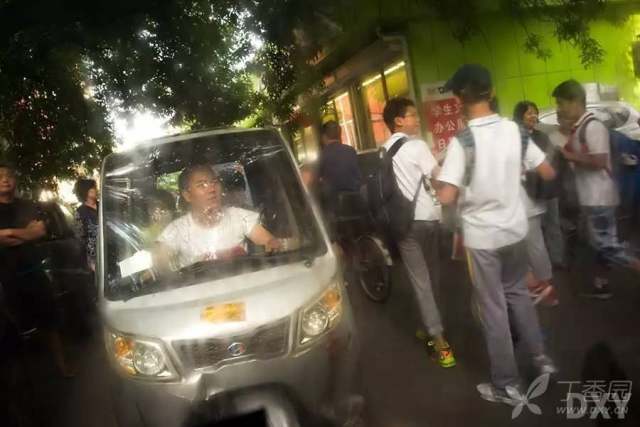癌症移民：骨肉和家乡是一道单选题