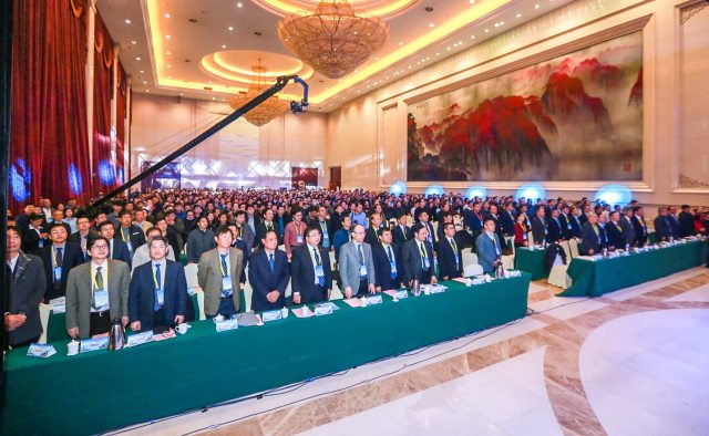 河南省直三院助力第二届十省市微创脊柱联会圆