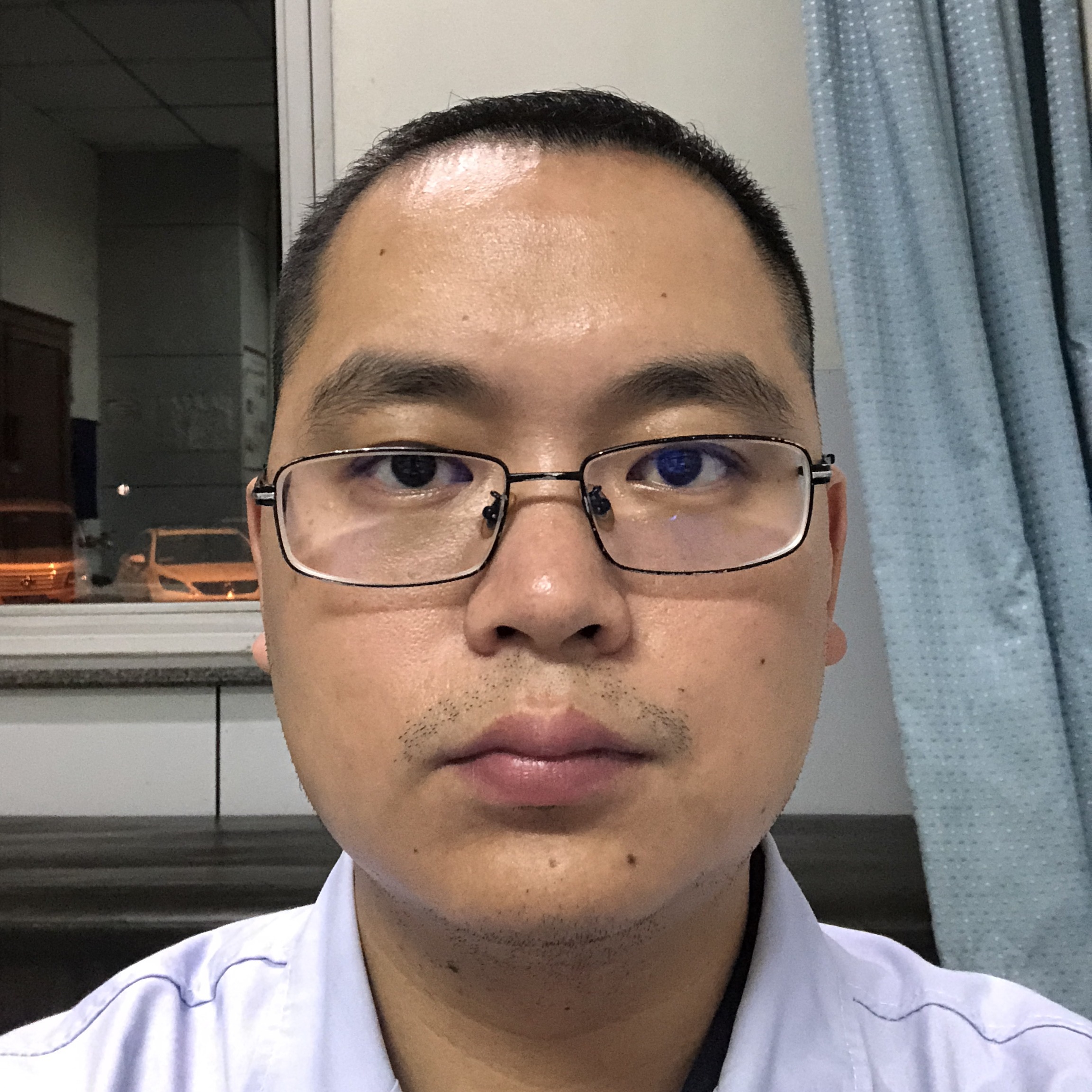 梁镔成都市