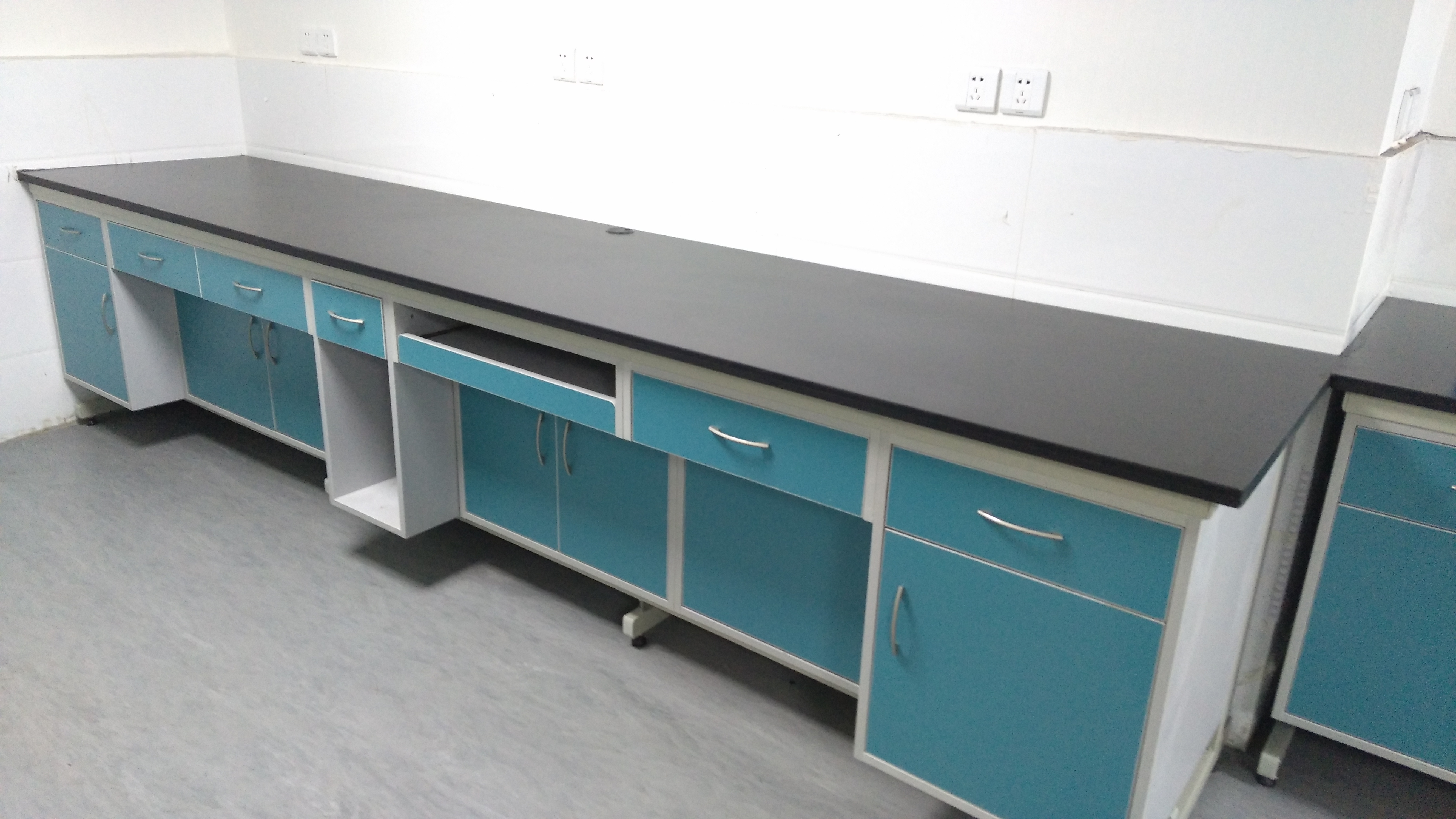 白银钢木实验台厂家生门安装免费测量