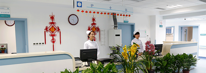 整洁明亮的医护工作站