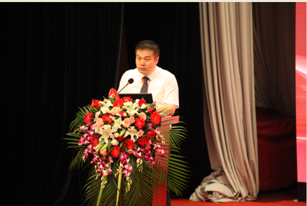 图 20 吴士文教授闭幕式致辞通过近 20 场学术报告和病例讨论环节,本