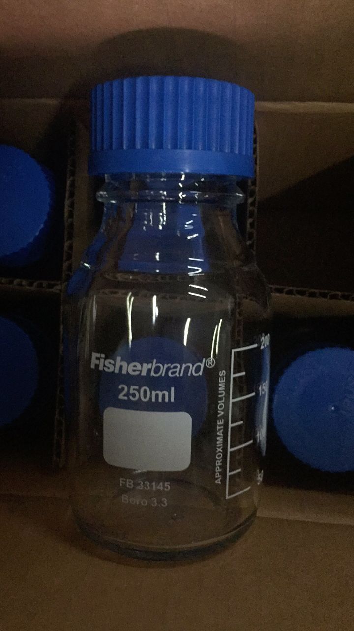 250ML蓝盖瓶玻璃瓶试剂瓶,硼硅酸盐3.3玻璃，聚丙烯蓝色盖子，耐120度高温 