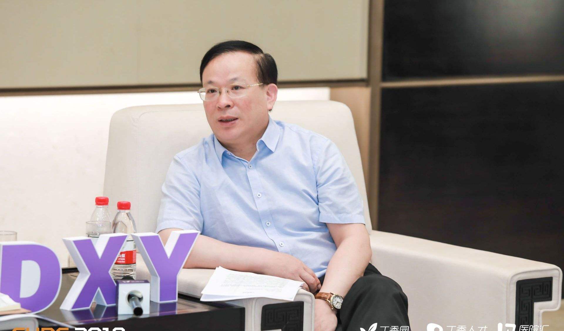 谈医院文化品牌建设——专访南昌大学第二附属医院党委书记程学新