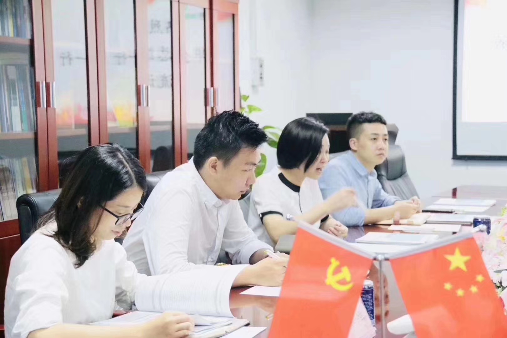 威斯腾生物热烈欢迎瀚华金融赵总、唐总一行来我司交流访问