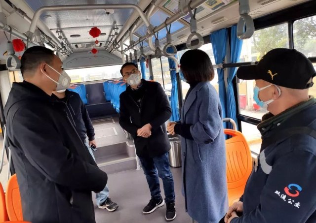 京东方医院专家现场来指导公交车上防疫