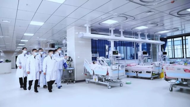 郫都区人民医院 400 余名医务人员主动请战,成为最美「逆行人」!