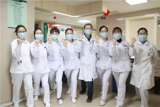 郫都区人民医院 400 余名医务人员主动请战,成为最美「逆行人」!
