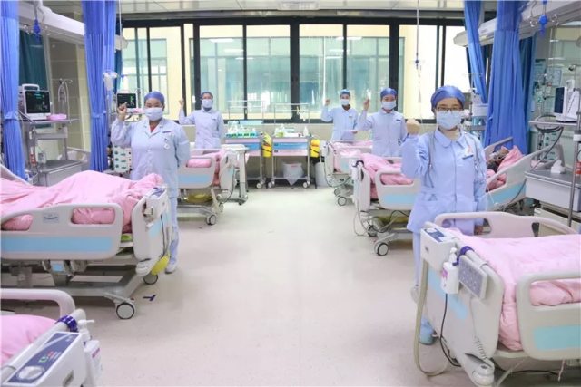 郫都区人民医院 400 余名医务人员主动请战,成为最美「逆行人」!