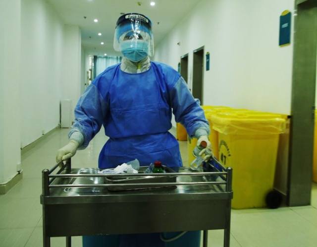 河南信合医院 95 后护士脱下婚纱换白衣 奔赴抗疫情一线