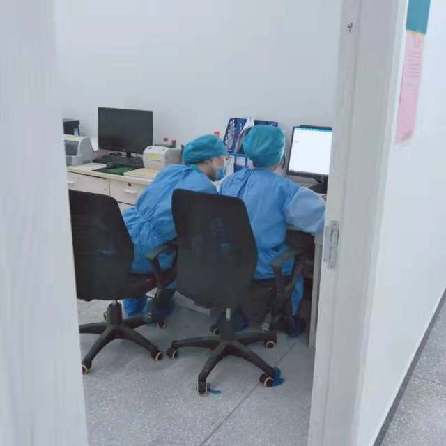 负使命前行 为生命站岗 —记感染疾病科二病区医护团队