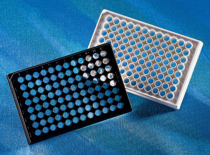 Corning® 96孔透明平底白色聚苯乙烯微孔板，经TC处理，独立包装，带盖，无菌