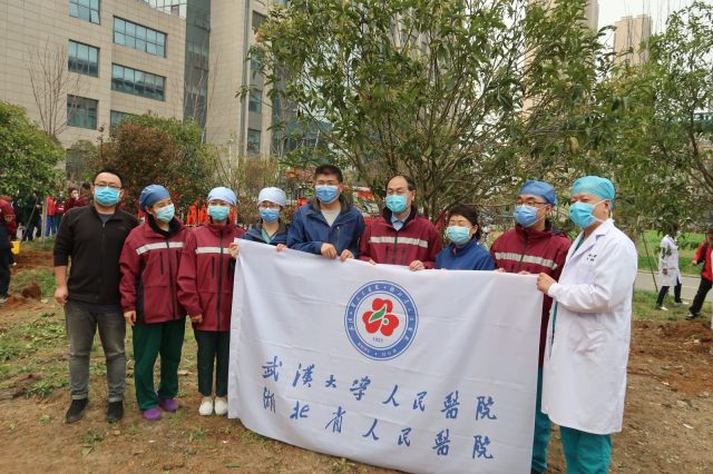 西安交大一附院施秉银院长与李兰娟院士共植希望之树