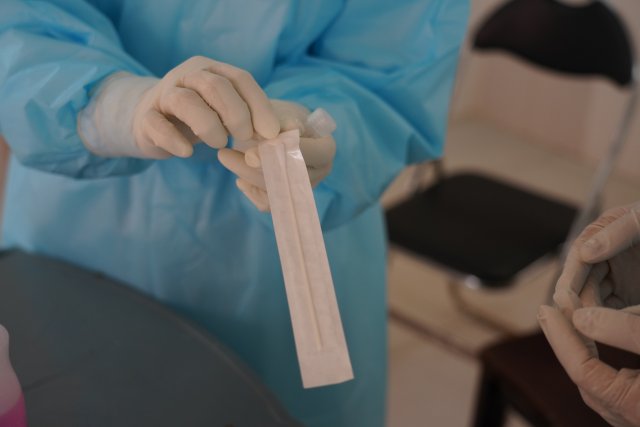 巾帼不让须眉,咽拭子采样间里骁勇的「排雷」女兵!