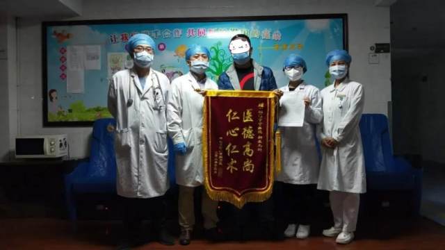 荆门一新生儿多症缠身，命悬一线！他们「生死抢救」使其转危为安！