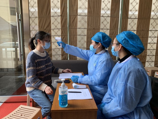 13. 健康管理中心为企业职工开展复工体检.jpg