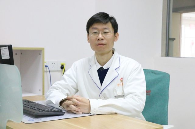 呼吸内科  冯剑 副主任医师  科主任 有_副本.jpg