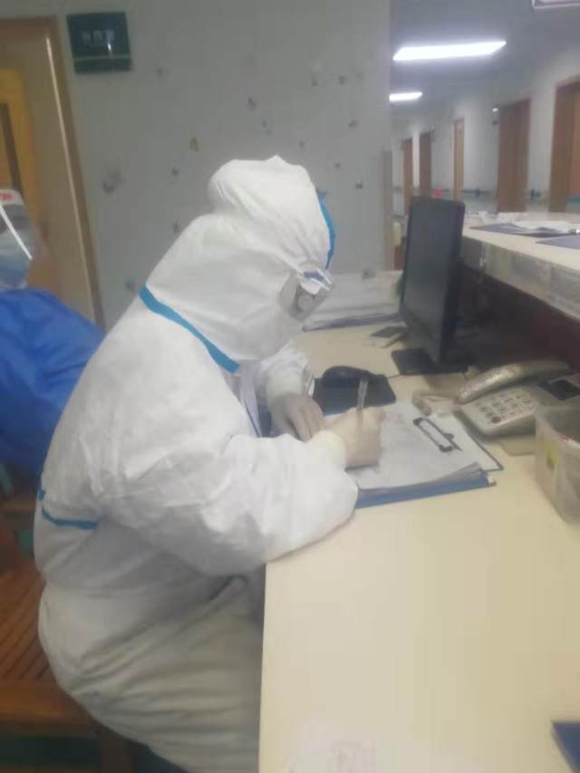 陈黄冰工作.jpg