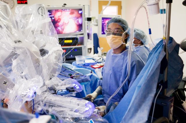 Dr. Kevin Chan Robotic Surgery 003.jpg