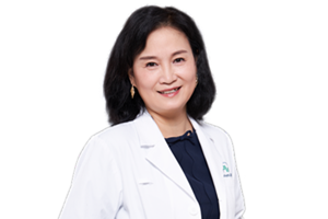 Dr. Ling Qiu 邱玲 医生 in white coat.png