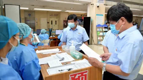 蓟州区人民医院领导坚守一线督导检查疫情防控落实情况