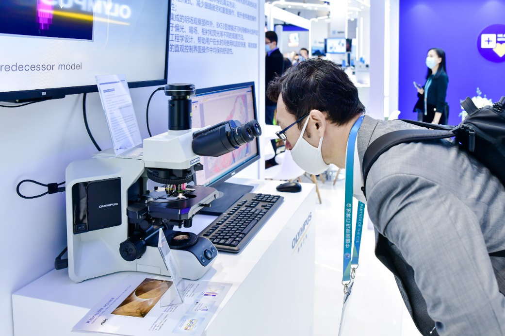 搭乘中国发展快车！奥林巴斯盛装出席第三届进博会