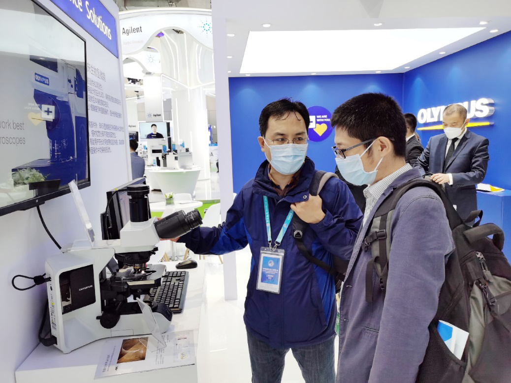 搭乘中国发展快车！奥林巴斯盛装出席第三届进博会