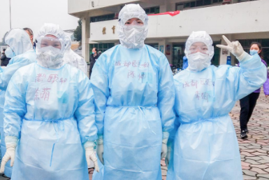 成都颐和医院选派三名护士赴成华区开展核酸采样检测