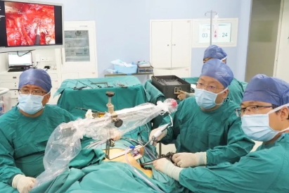 甲乳外科专家完成陕西省首例「瘢痕隐身术」