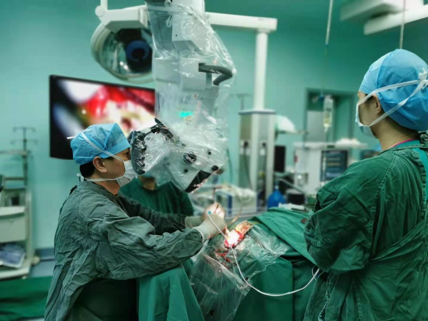 「带瘤」怀孕又顺利分娩，武汉大学人民医院多学科联手保胎又切颅脑肿瘤