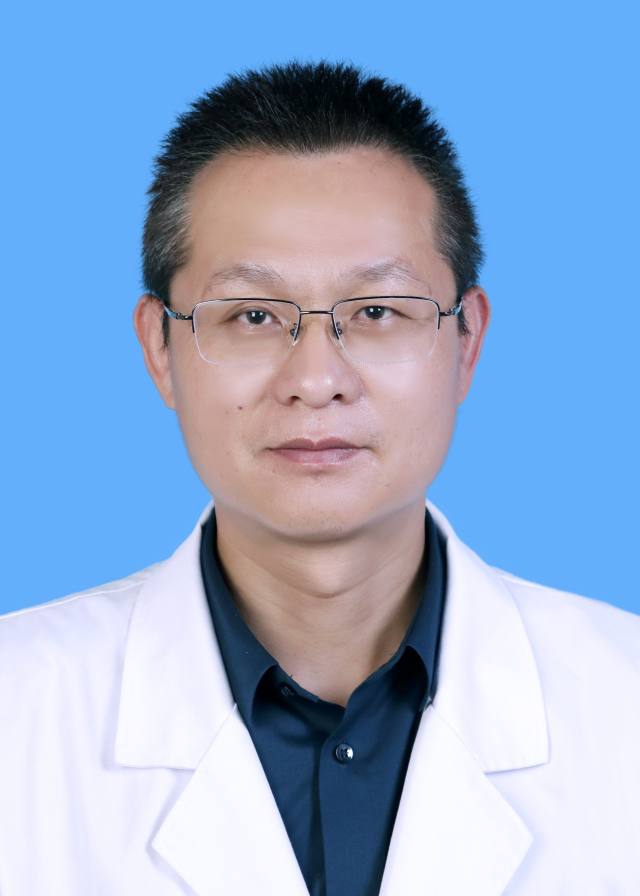 张彦岭 副主任医师.jpg