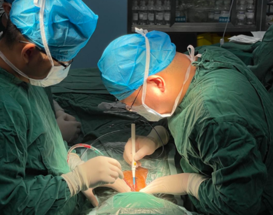 麻城市人民医院首例颈椎后路单开门椎管扩大成形术成功开展