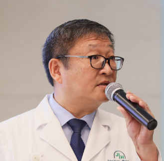 与会专家:李俊教授,徐欣教授,魏盟教授,佟大年副主任医师,陈鹏主任