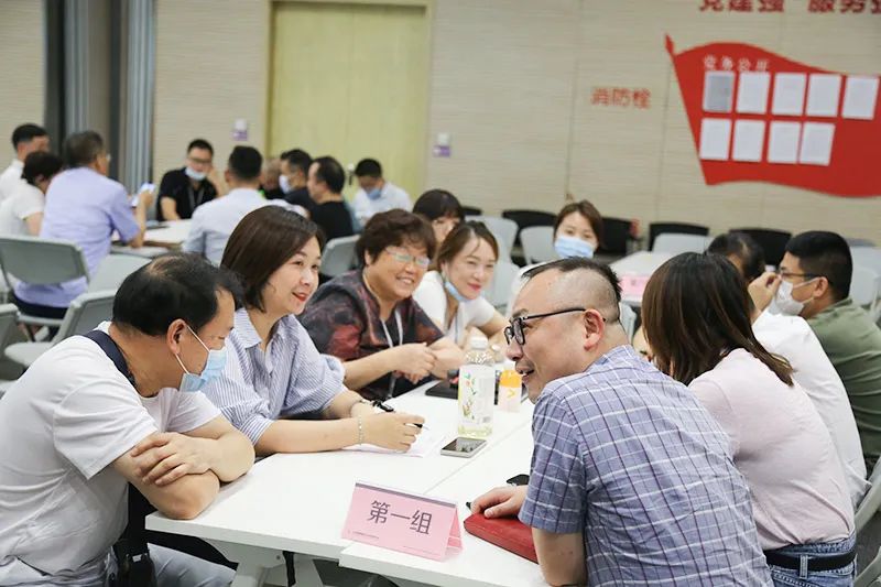 北京爱康集团 2020 营销年会不一般——网红大咖莅临授课，四大医院刮起短视频拍摄风潮
