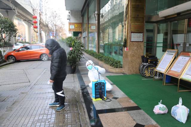 亚心医院恢复普通门诊：「重重防线」确保就诊安全