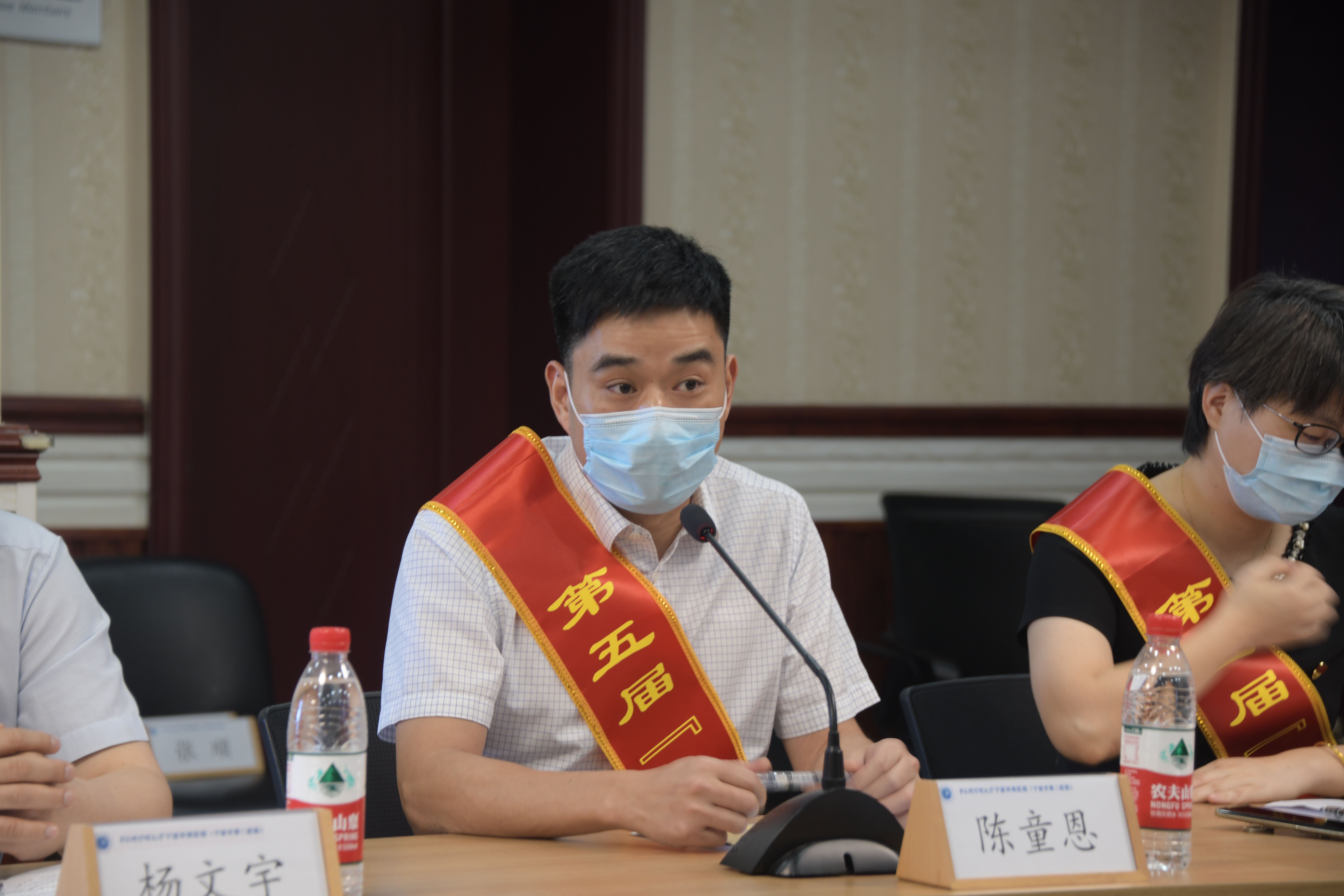 国科大华美医院举行医师节座谈会，十几位医生讲述被患者「治愈」的故事