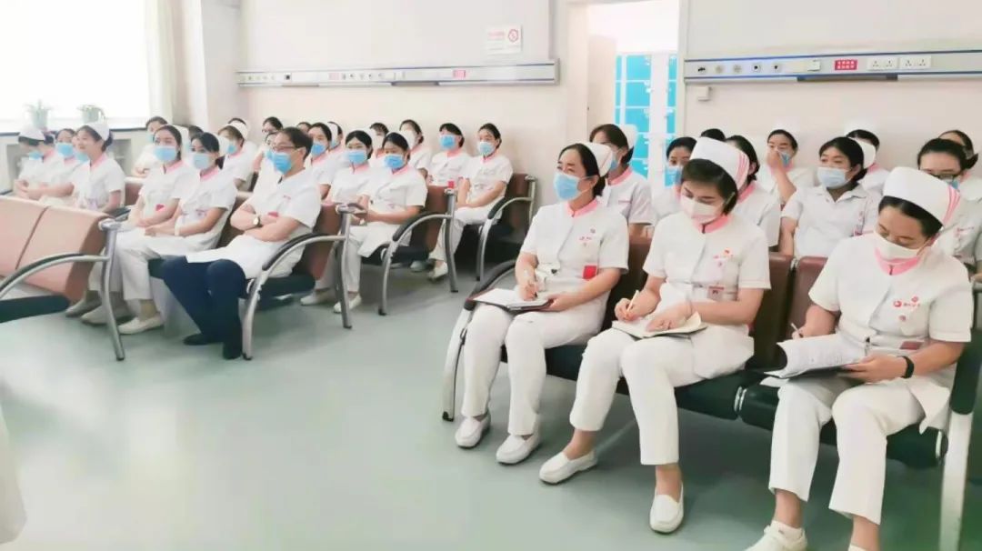 西安高新医院透析室大讲堂开讲啦