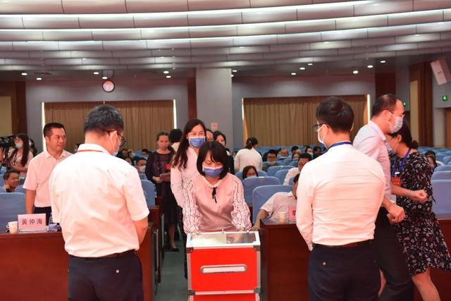 广西中医药大学第一附属医院成功召开第二届职工代表大会第一次全体会议暨第二届工会会员代表大会第一次全体会议