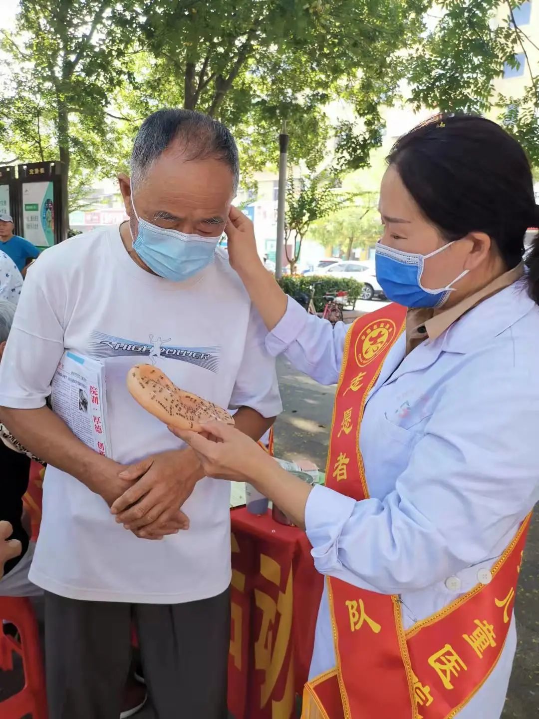 阜阳市妇女儿童医院开展「中医药在你身边」宣传义诊活动