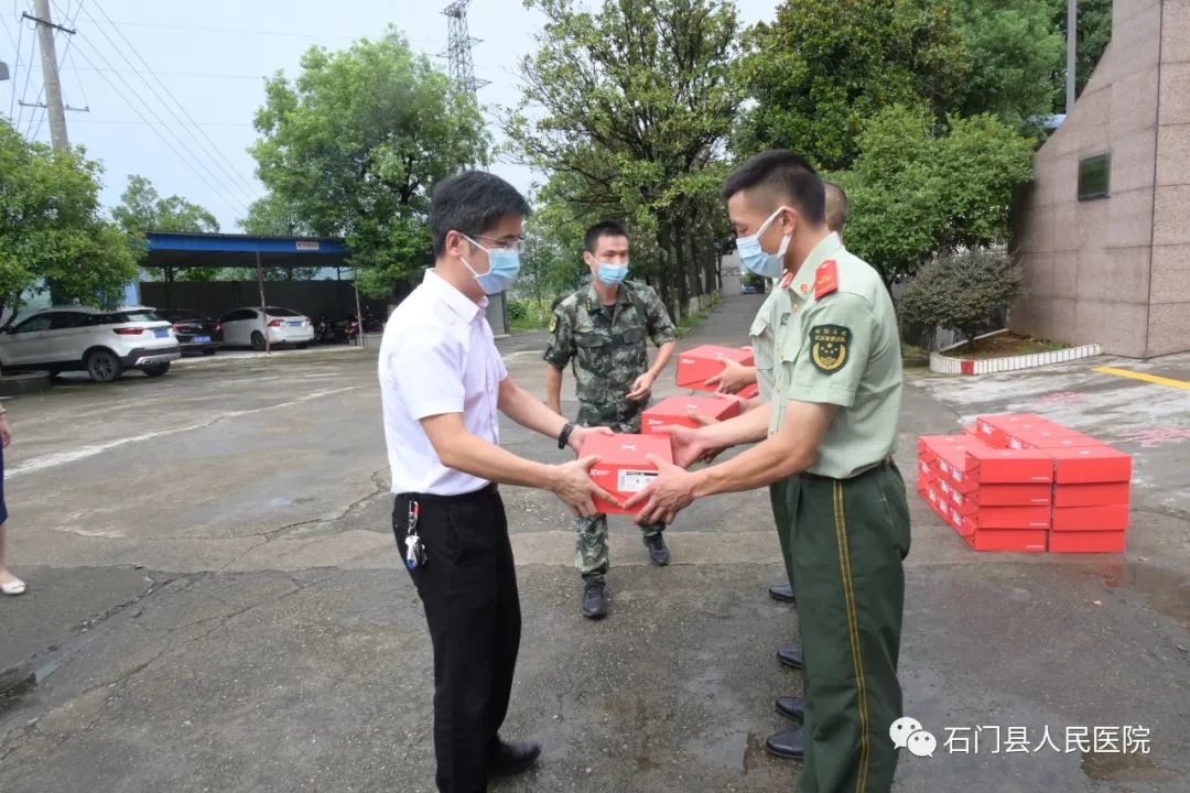 军民一家亲，石门县人民医院开展「八一」建军节走访慰问