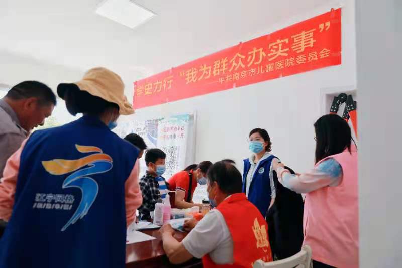 「把儿童医院搬进村里」，南京市儿童医院专家到谷里街道荆刘村开展科普义诊活动