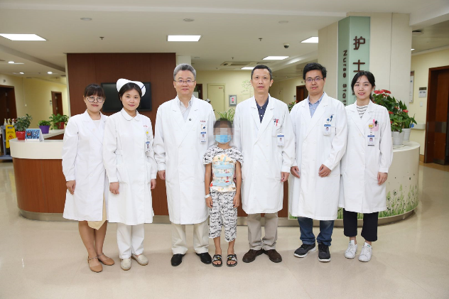 同济大学附属同济医院成功救治一例复杂儿童腰椎半椎体畸形