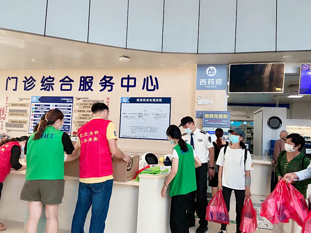 深圳市龙岗区人民医院：防疫之路，就要「罩」着尿毒症患者