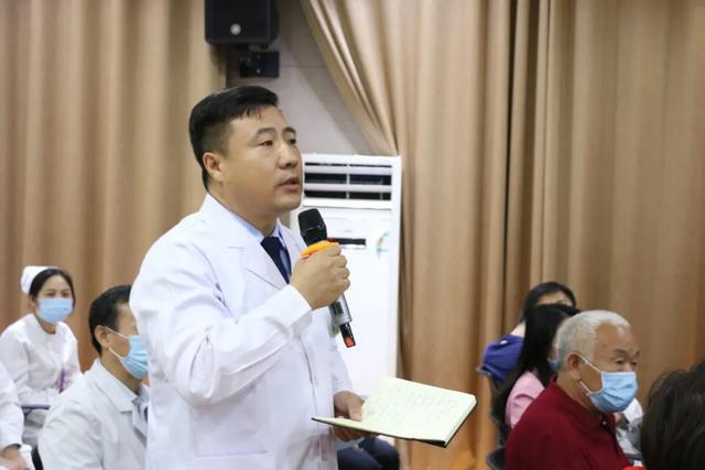 中美医疗集团探索肾病康复 MDT 新路径、院士领衔临床一体化发展研讨