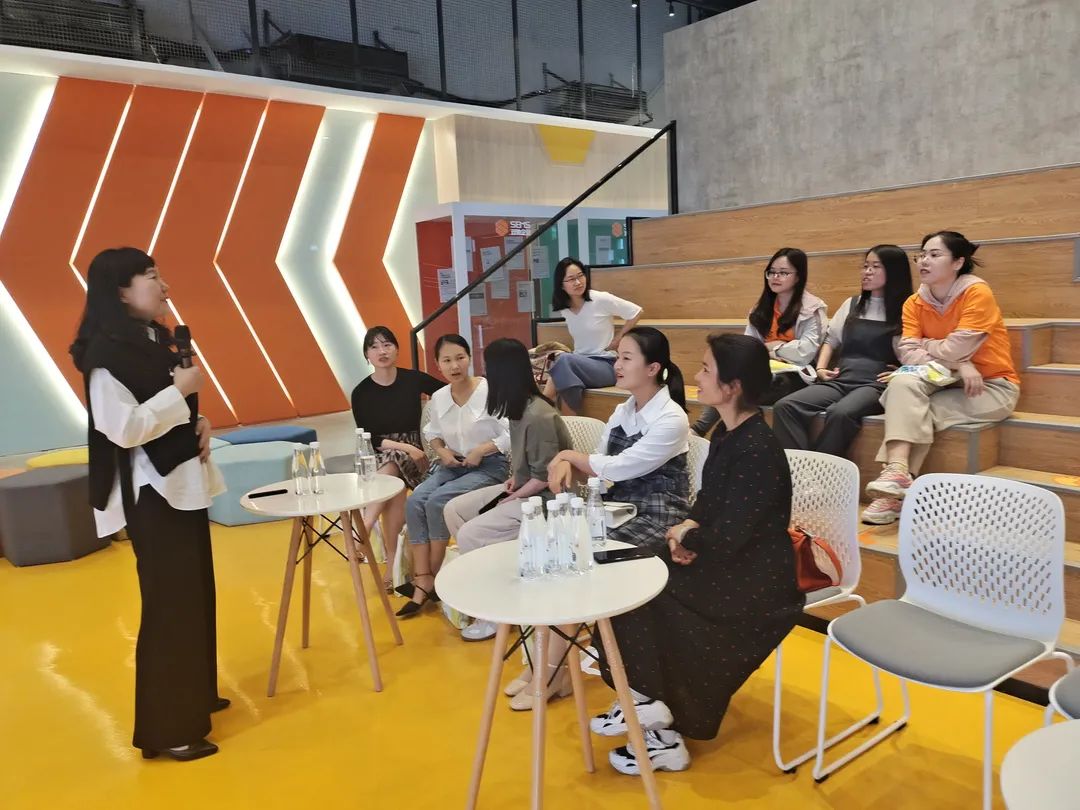 受患者欢迎的女医生：健康美丽，她比患者想得更周到