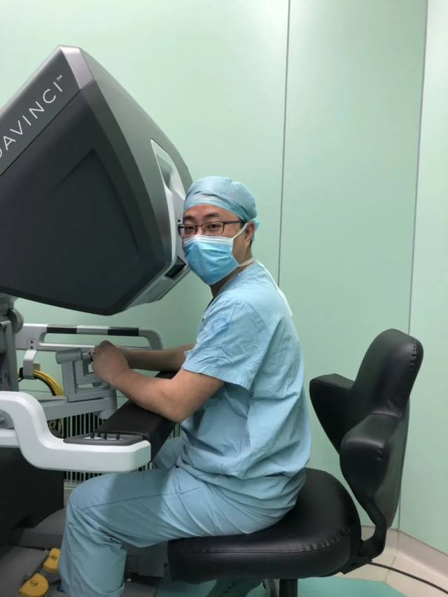 漂亮！浙大儿院达芬奇机器人完成「首秀」，出血不到 2 毫升