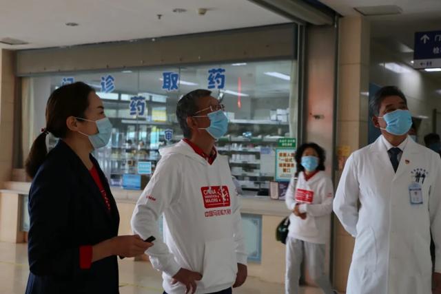 中美医疗集团探索肾病康复 MDT 新路径、院士领衔临床一体化发展研讨