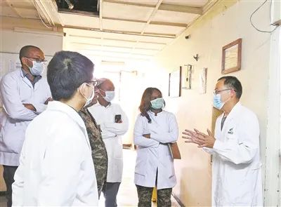 重庆西南医院神经外科专家李飞：把爱播撒在东非高原