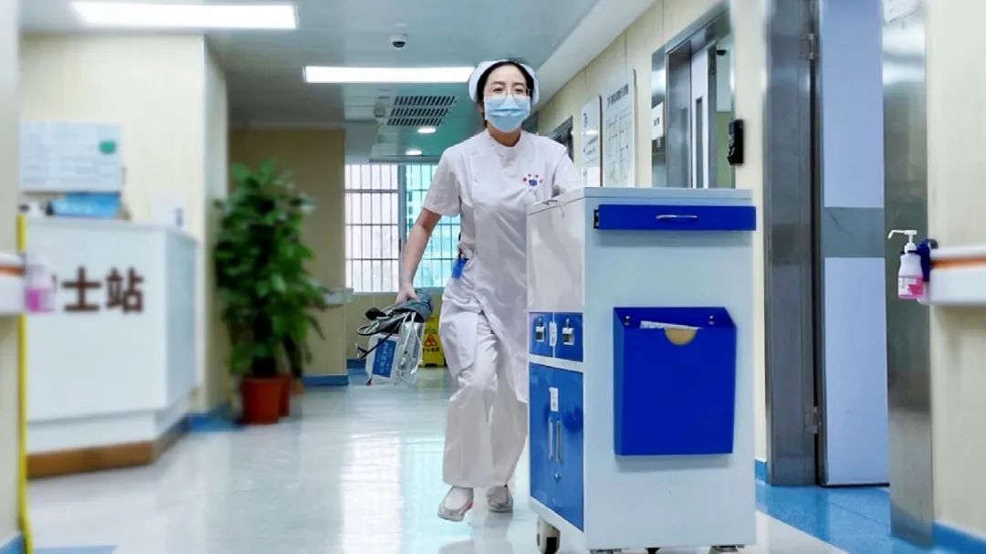 华润医疗 5·12 护士节丨以勤奋与奉献成就不凡