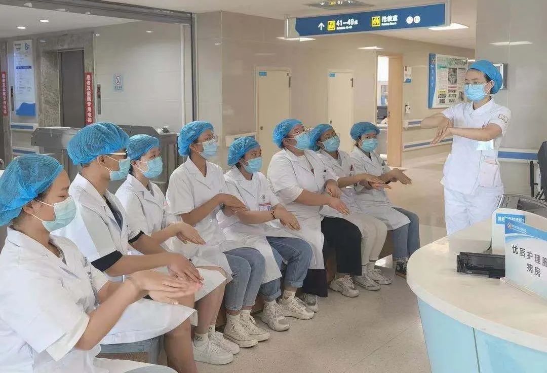 四川宝石花医院举行「2021 年临床实习开学典礼」
